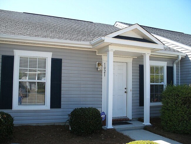 frente - 1021 Old Marks Dr