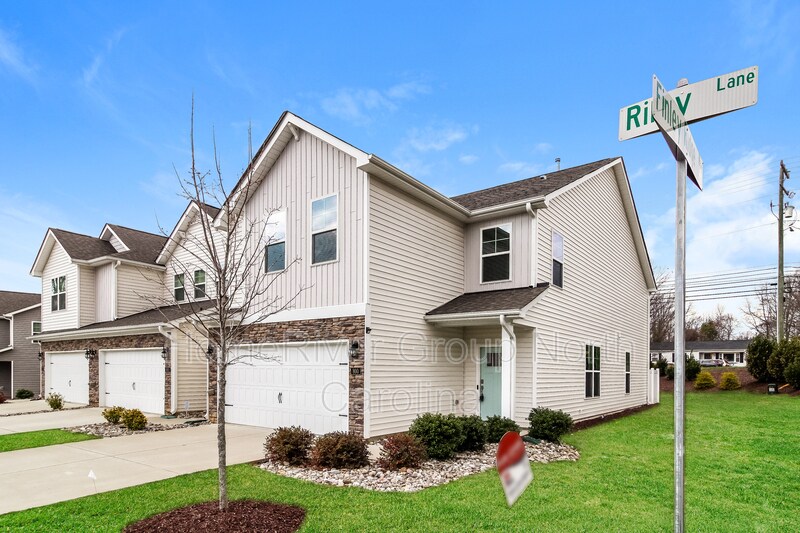 Primary Photo - 800 Riley Ln
