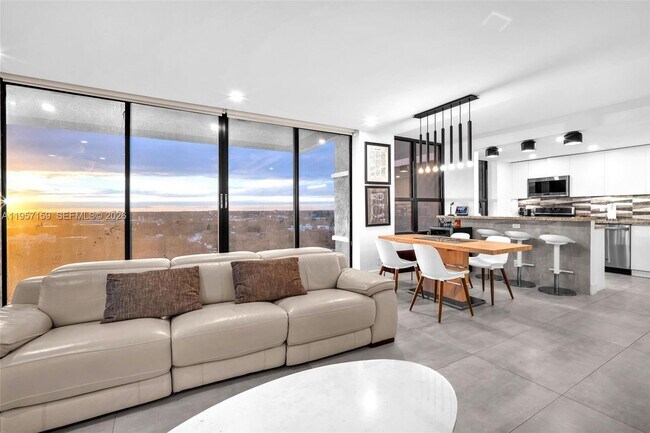 Foto del edificio - 780 NE 69th St