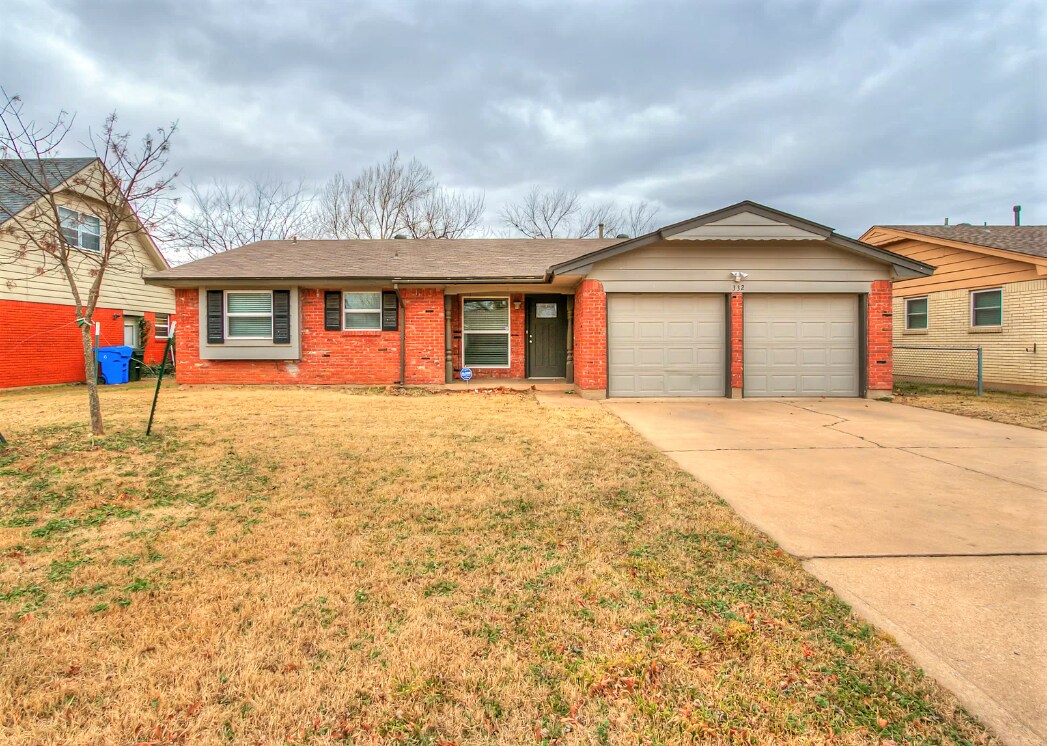 Primary Photo - 332 Collier Dr