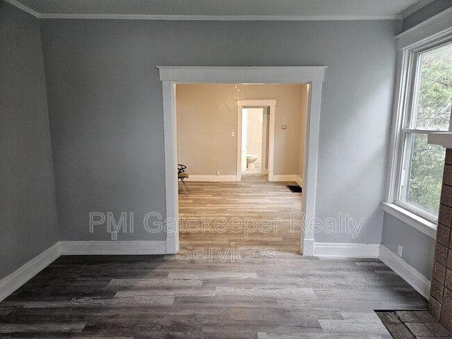 Foto del edificio - 5402 Rolston Ave