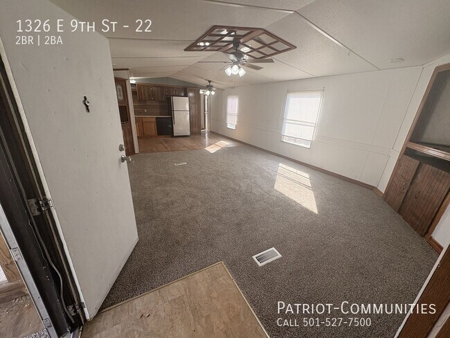 Building Photo - 1326 E 9th St