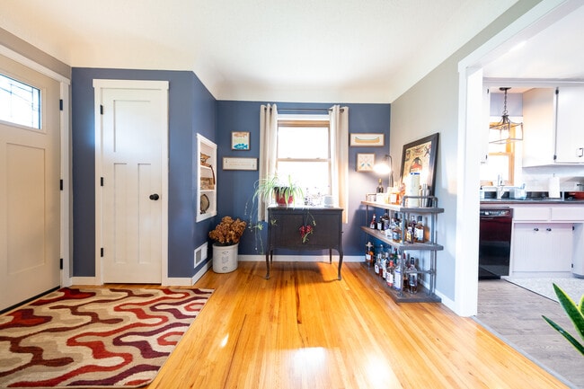 Foto del edificio - 5240 5th St NE