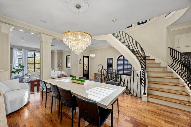 Building Photo - 1312 Crocker St