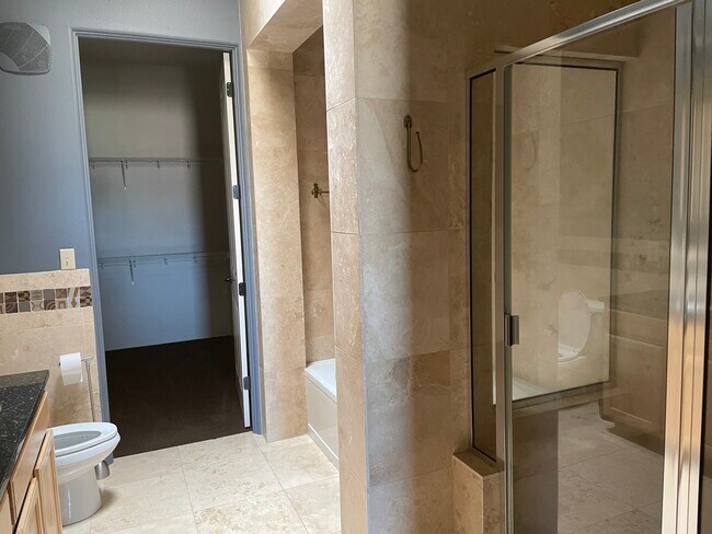 Building Photo - 1405 Vegas Verdes Dr