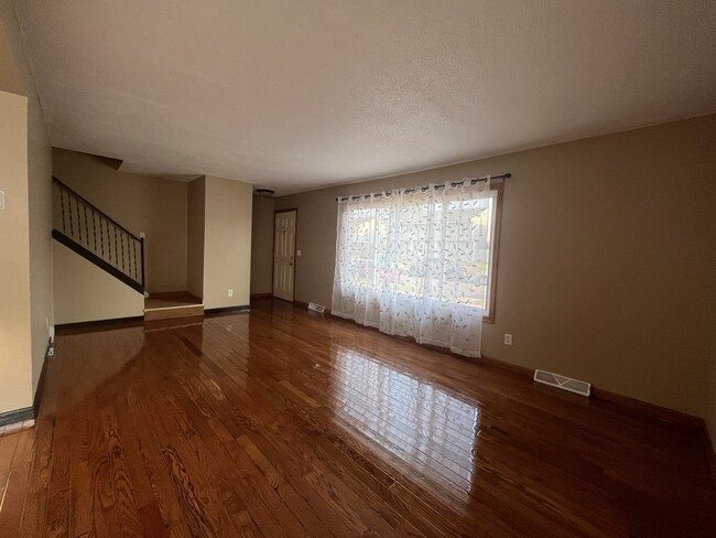 Building Photo - 2209 Glenridge Ave