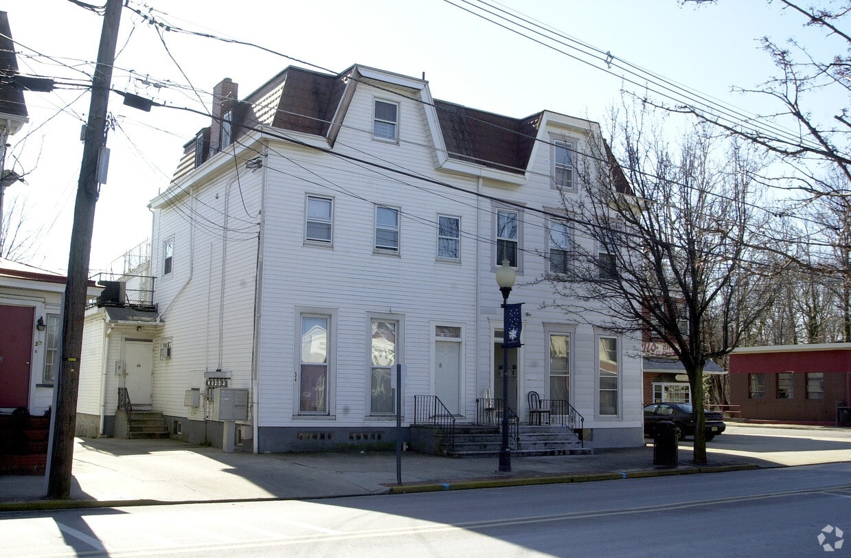 Primary Photo - 34 Washington St