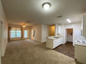 Building Photo - 3004 Hemingway Cir