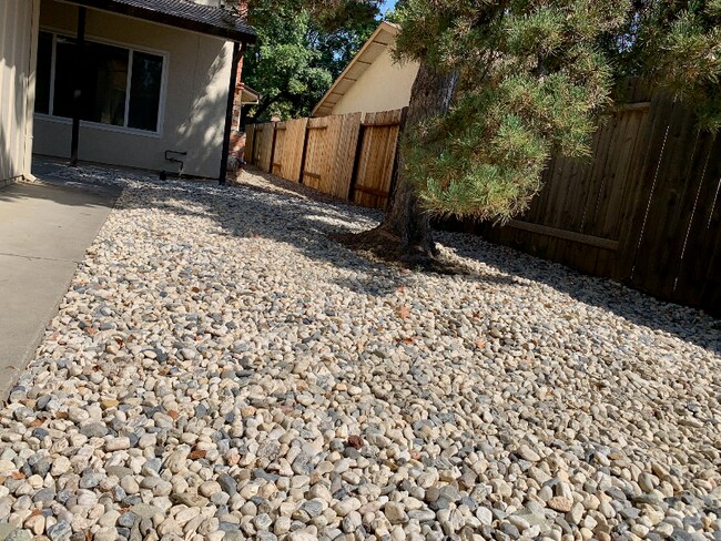 Building Photo - 3009 Lillard Dr