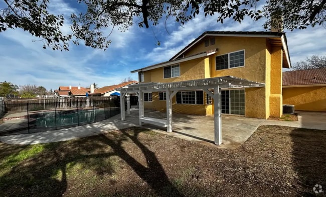Building Photo - 11341 Rancho La Brea Dr