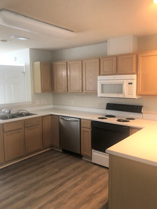Building Photo - NORTHCHASE