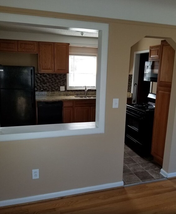 Foto del edificio - 14646 Trenton Rd