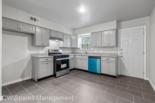 Foto del edificio - 4 br, 2 bath House - 614 Morris Dr