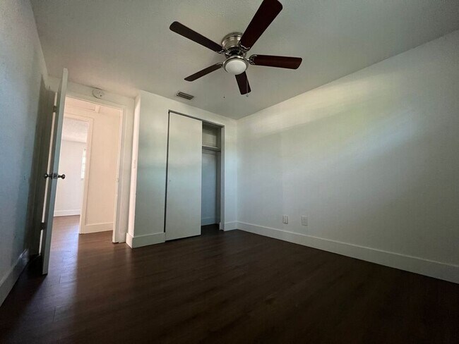 Foto del edificio - 9325 Goldenrod Rd