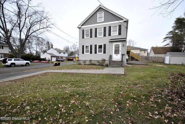 Foto del edificio - 147 Sand Creek Rd