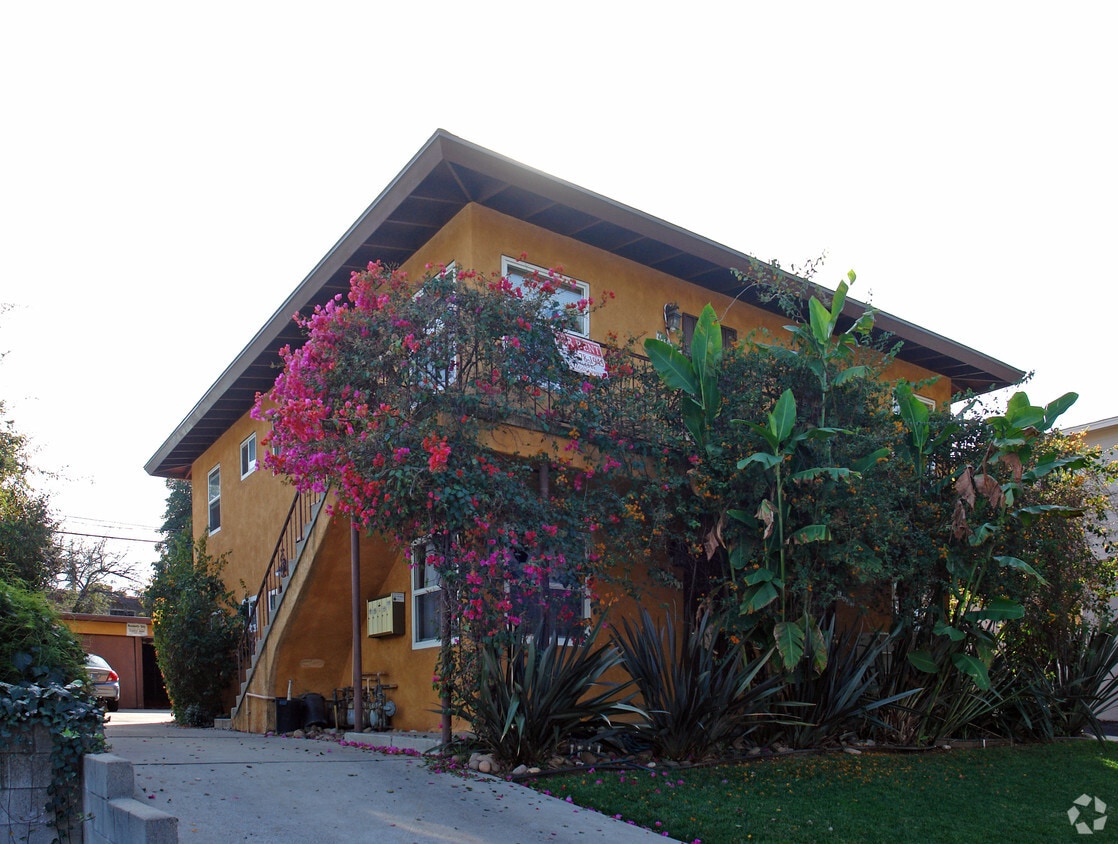 Primary Photo - 6175 Montezuma Rd