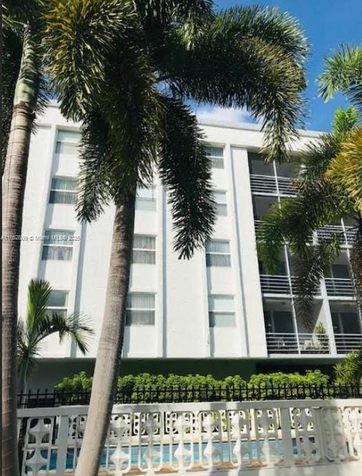 Building Photo - 2425 NE 135th St