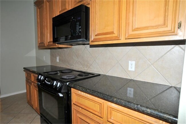 Foto del edificio - 872 Rock Harbor Ln