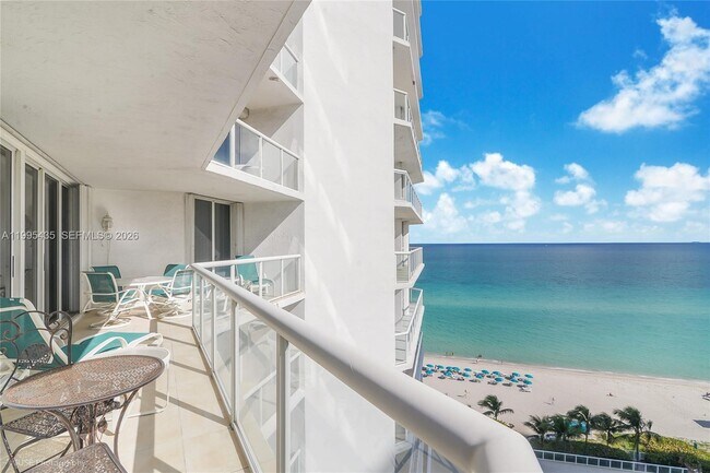 Foto del edificio - 16425 Collins Ave