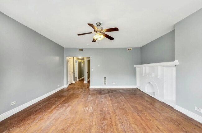 Building Photo - 7830 S Phillips Ave