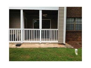 Building Photo - 616 Barrington Hills Dr