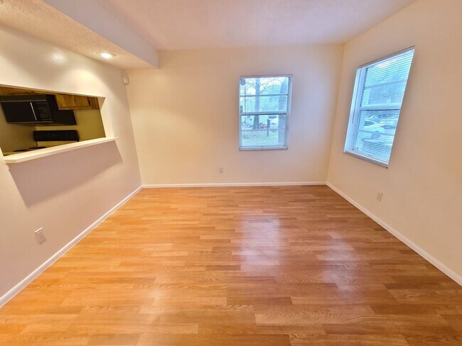 Building Photo - 7149 E Bank Dr