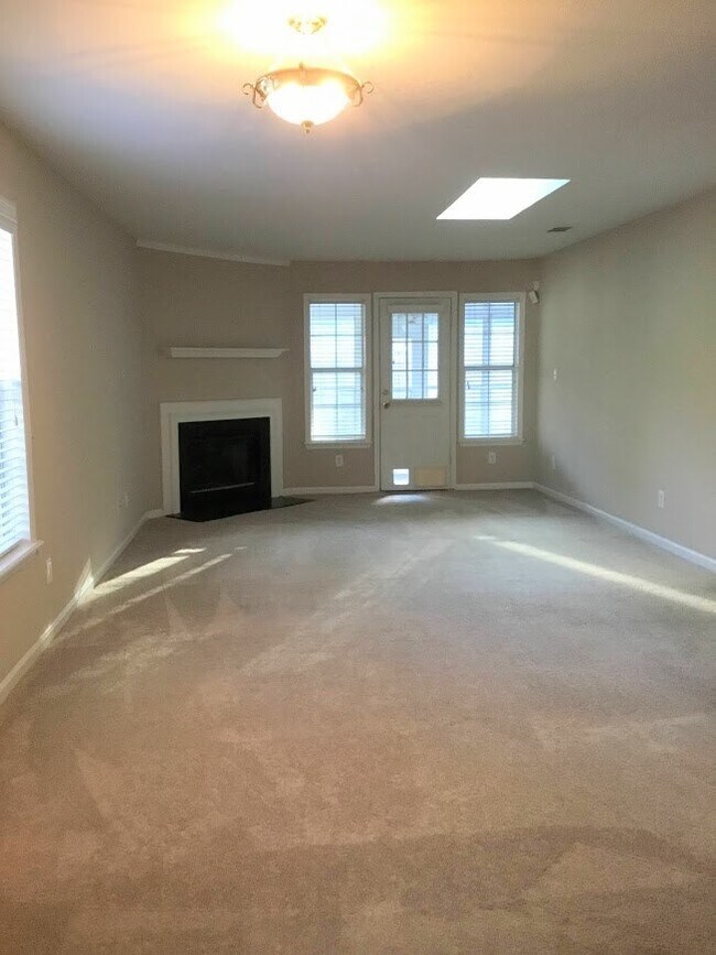 Building Photo - 21 Innisbrook Dr