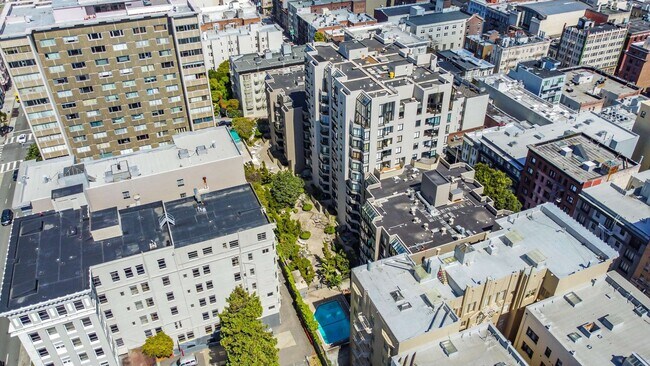 Building Photo - 900 Bush St