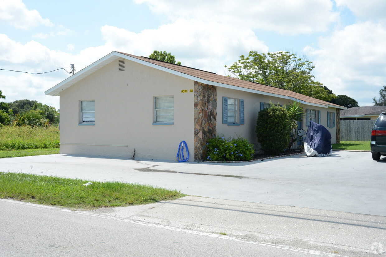 Foto principal - 6538 Stone Rd
