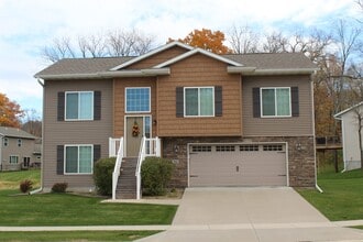 Building Photo - 966 Manitou Trail