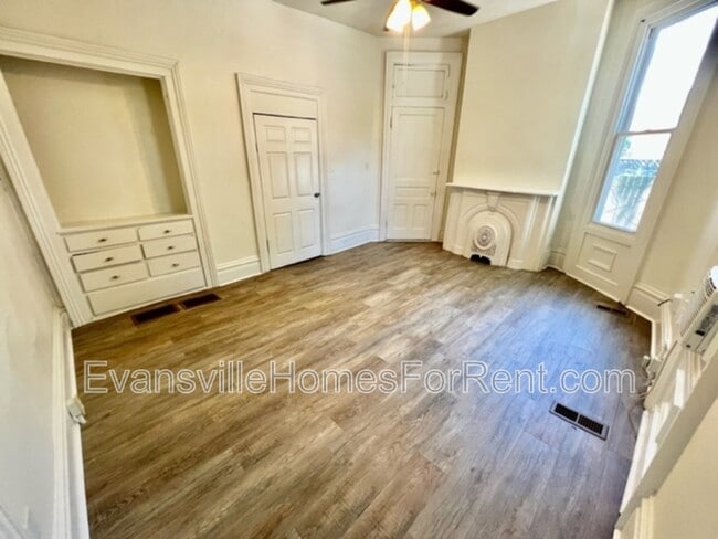 Building Photo - 207 Blackford Ave