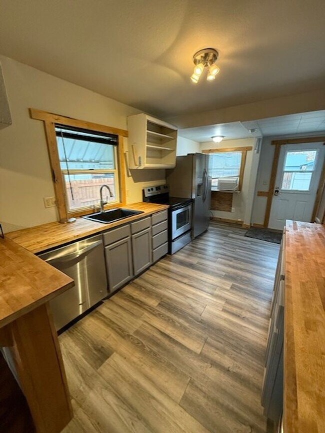 Foto del edificio - Great downtown location!