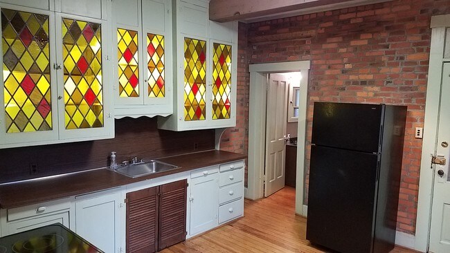 Large kitchen with stained glass cabinets - 772 Mohawk St