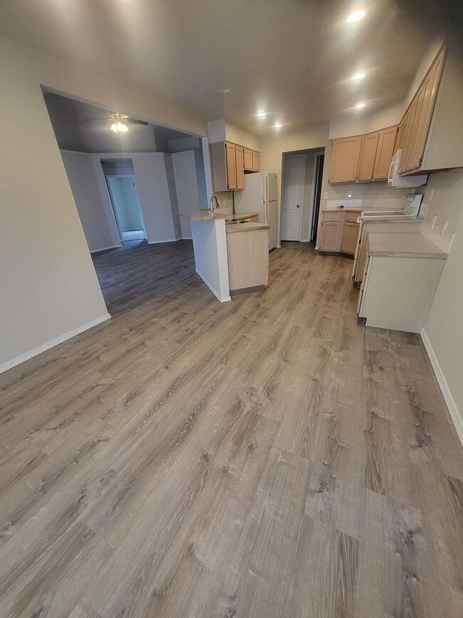 Building Photo - Cute Meridian Home!
