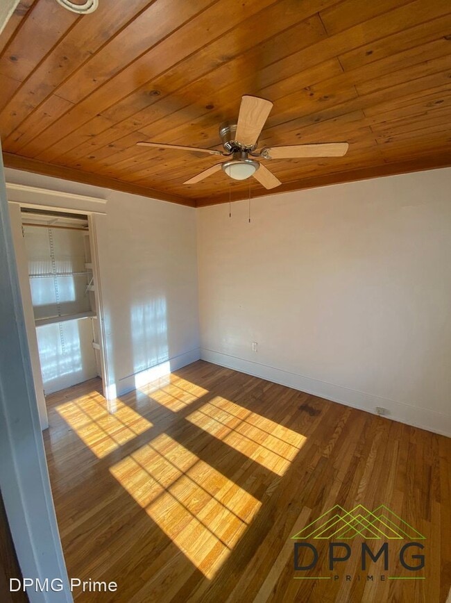 Building Photo - 4 br, 2 bath House - 2311 Vine St.