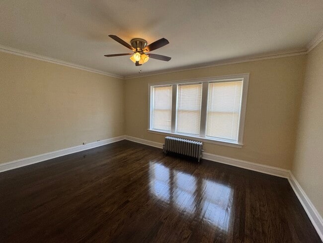 Building Photo - 2510 N LeClaire Ave