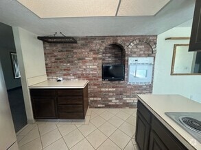 Building Photo - 1115 Maple St