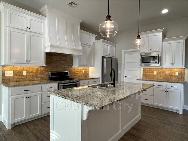 Building Photo - 207 Casey Ln