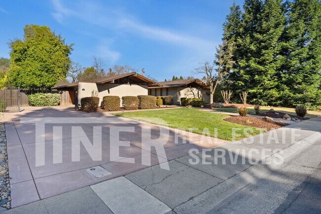 Building Photo - Mid Century Modern 3 Bedroom Home - Tier 1