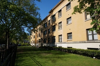 Building Photo - 650 W Arlington Pl