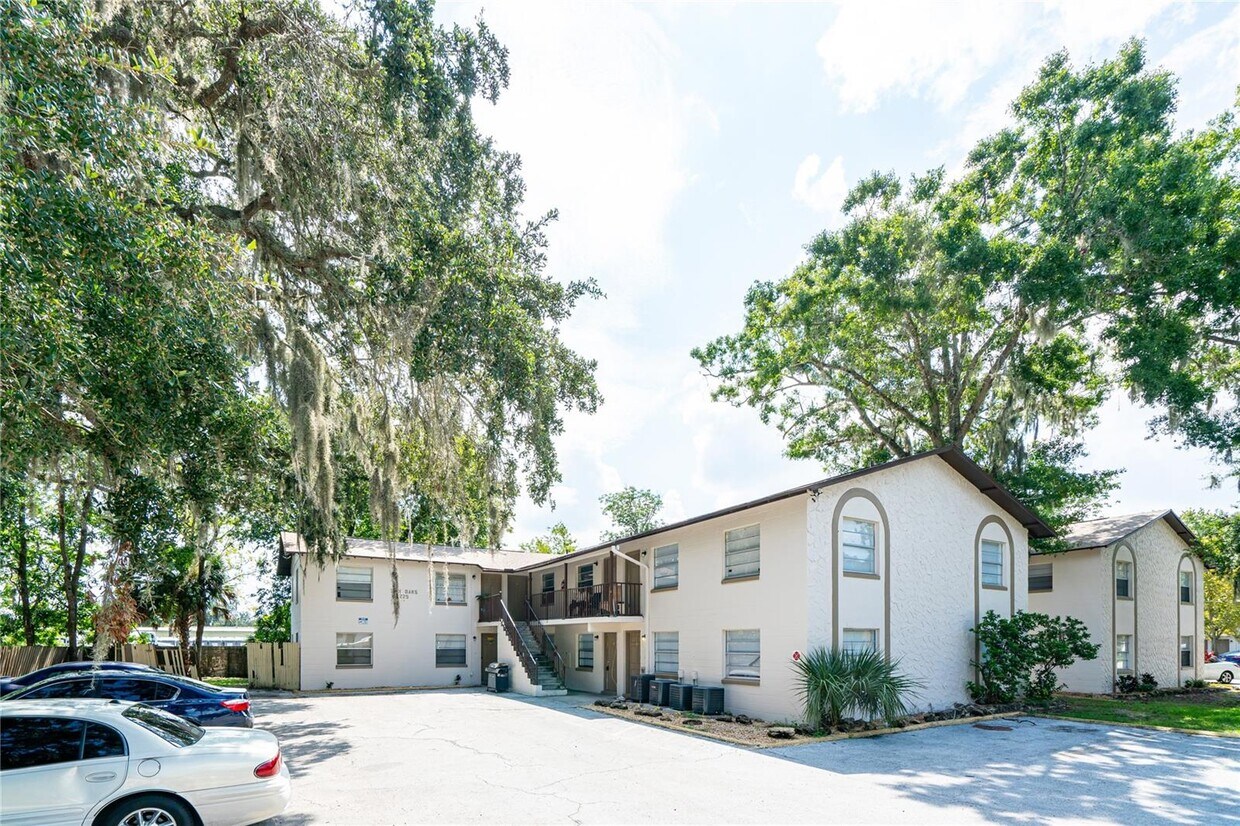 1225 Kennedy Rd Unit 2, Daytona Beach, FL 32117 Room for Rent in