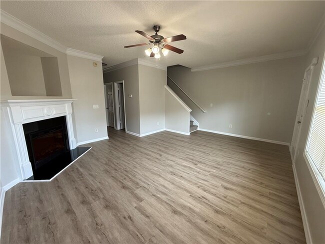 Foto del edificio - 6370 Olmadison Pl