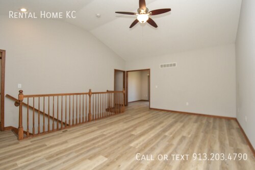 Foto del edificio - 23520 W 73rd Terrace