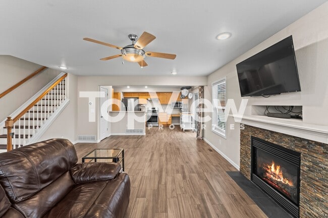 Building Photo - 10110 Clear Creek Rd