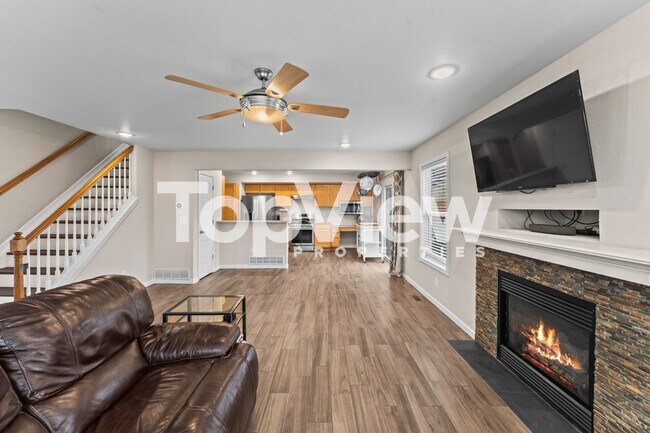 Foto del edificio - 10110 Clear Creek Rd