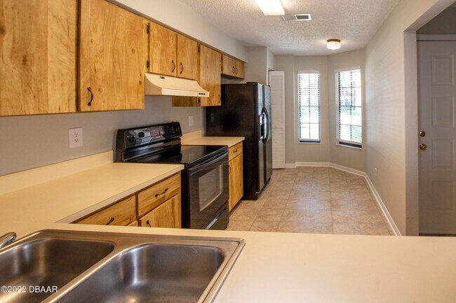 Building Photo - 853 Stonybrook Cir