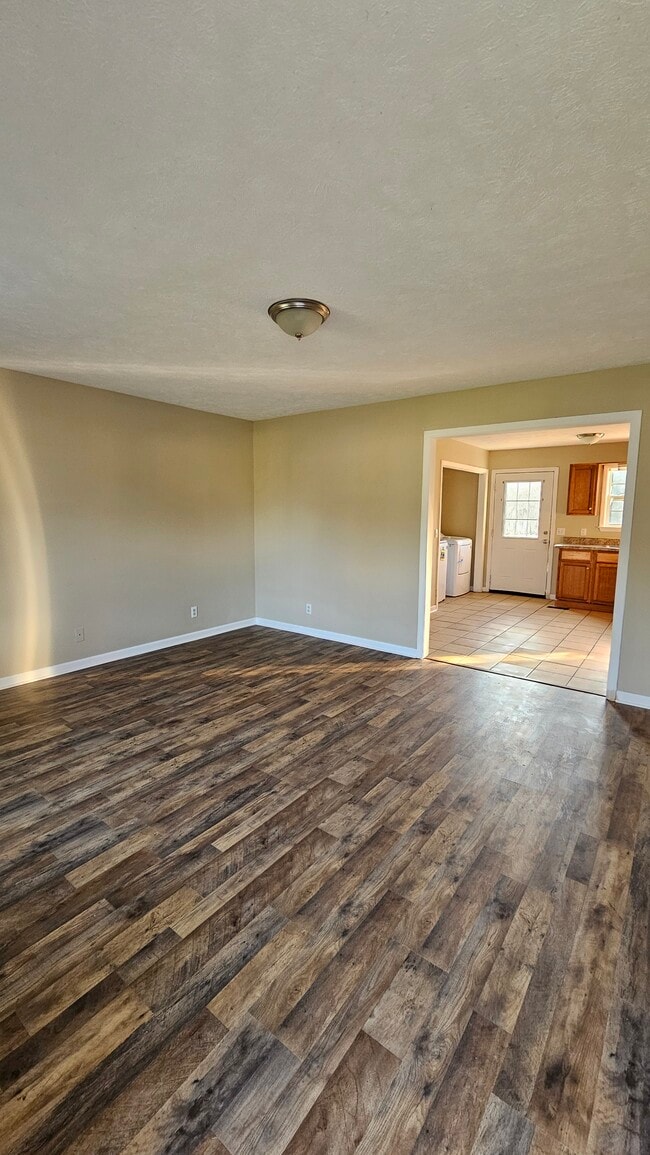 Building Photo - 117 Dixie Ct