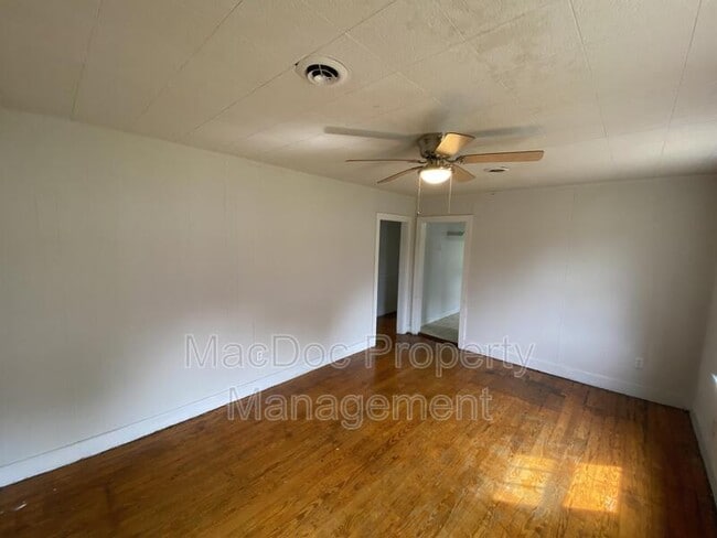 Building Photo - 309 3rd St