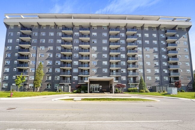 Building Photo - Doral Tower Apartments