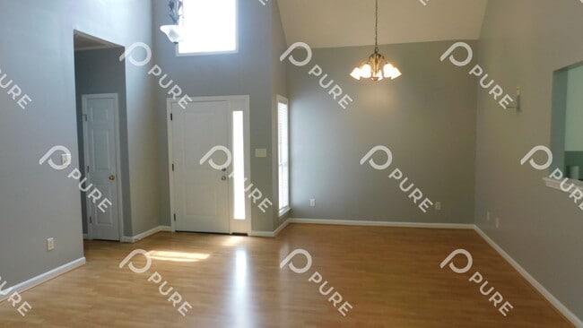 Building Photo - 632 Forest Lakes Dr